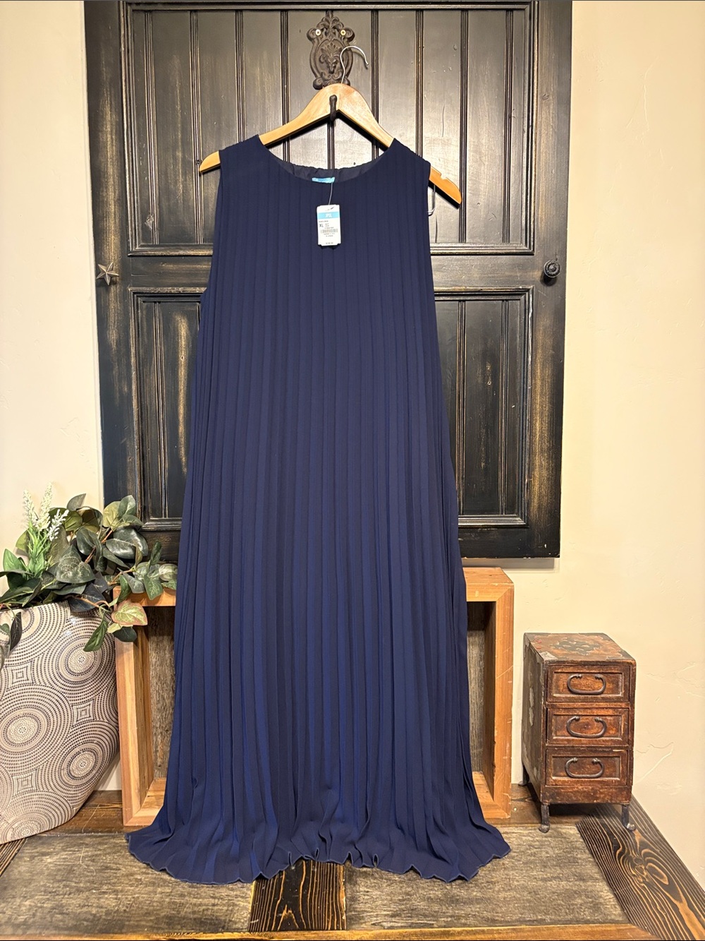 NWT J Mclaughlin Bowen Navy Pleated Maxi Dress
